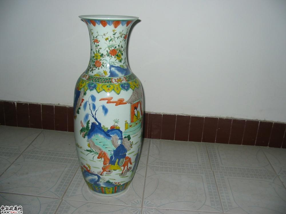 清中五彩瓶高60公分。
