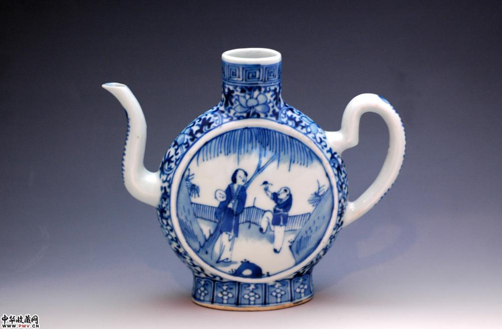 清光绪青花人物扁壶