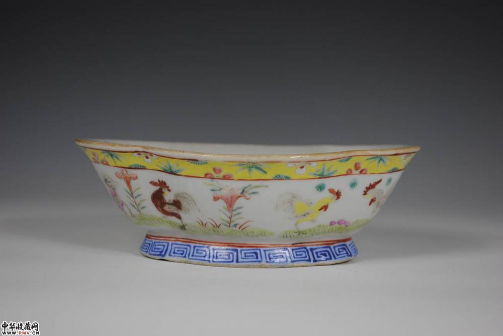 清末景德镇窑粉彩官上加官海棠盘