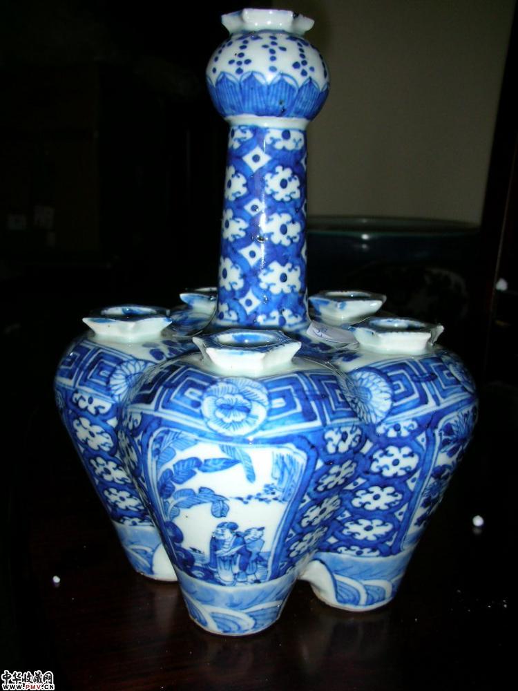 青花五孔瓶