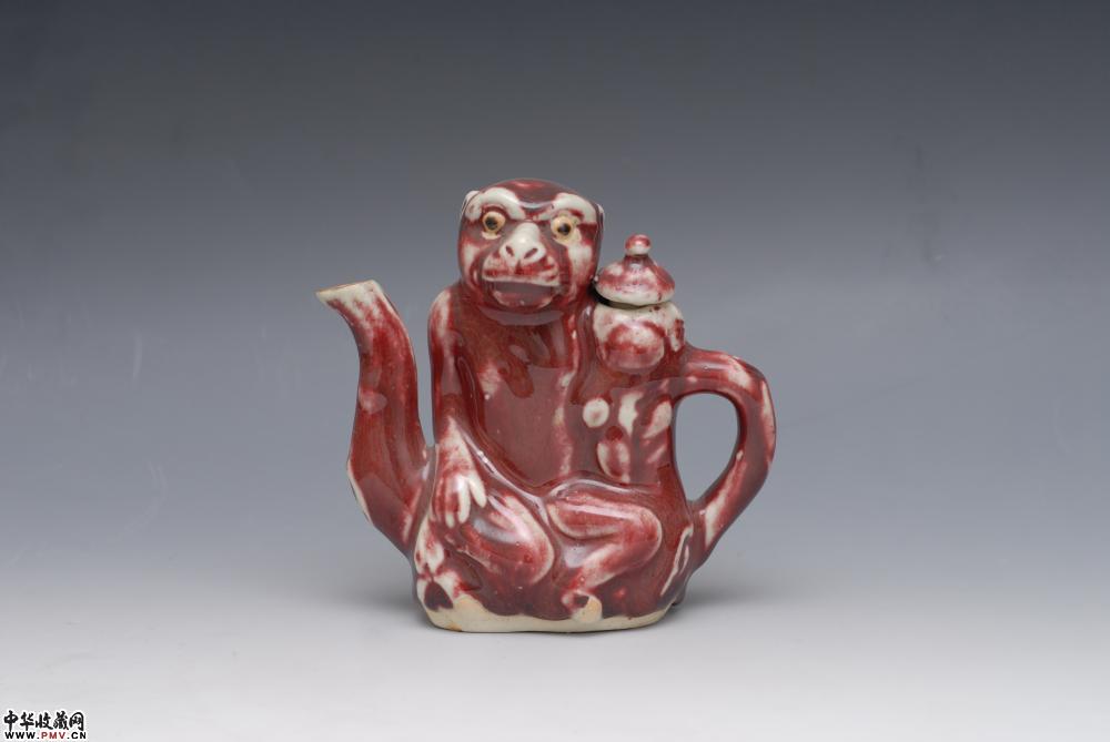 清光绪红釉猴形壶