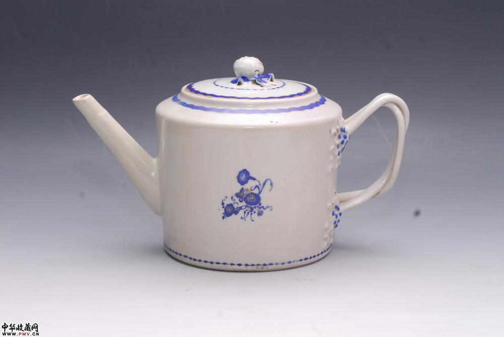 清乾隆模印牵牛花纹壶