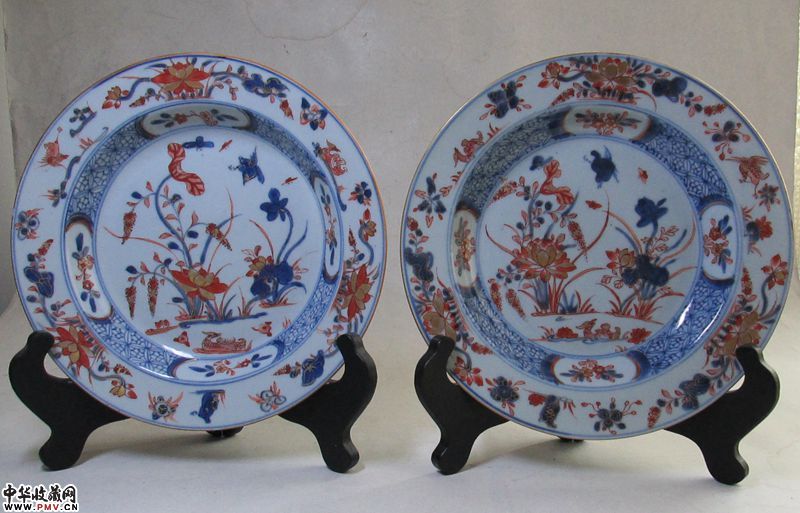 清康熙 景德镇窑五彩荷塘鸳鸯纹折沿碟一对