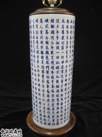 清乾隆青花诗文桶瓶