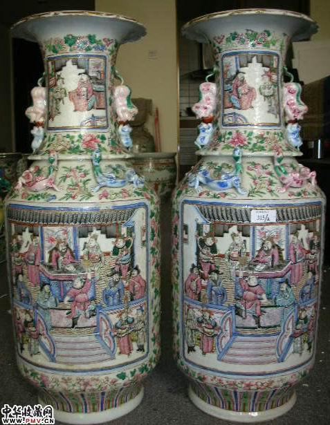 同治粉彩人物瓶一对