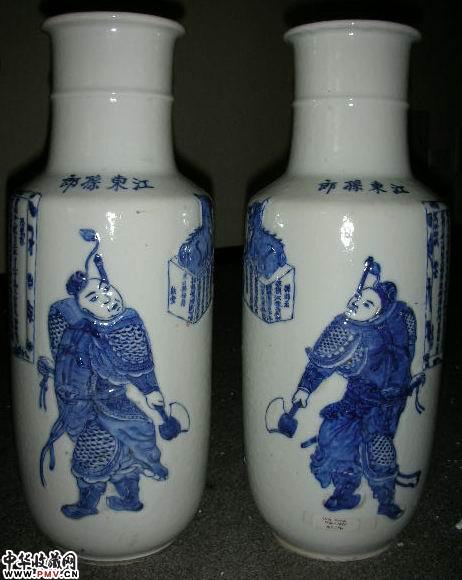 青花雕瓷无双谱棒槌瓶一对