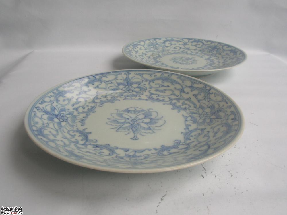 清嘉庆缠枝纹青花盘（一对）