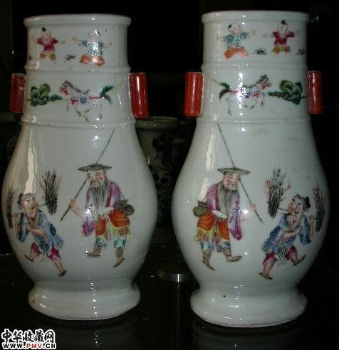 粉彩人物小瓶一对