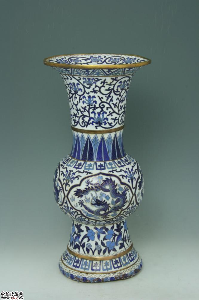 清   铜胎掐丝珐琅仿青花瓷器龙纹大花觚