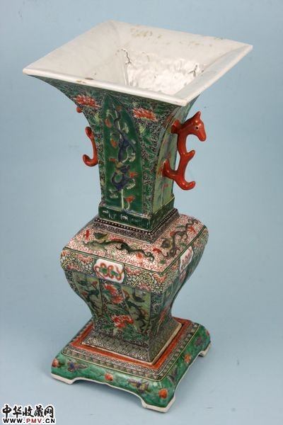 清中期粉彩花菰