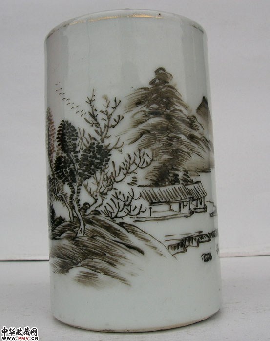 黑彩山水笔筒