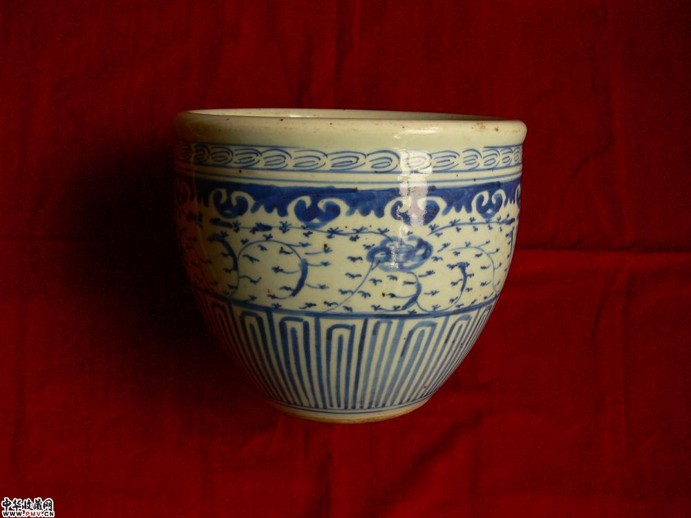 清 缠枝莲缸