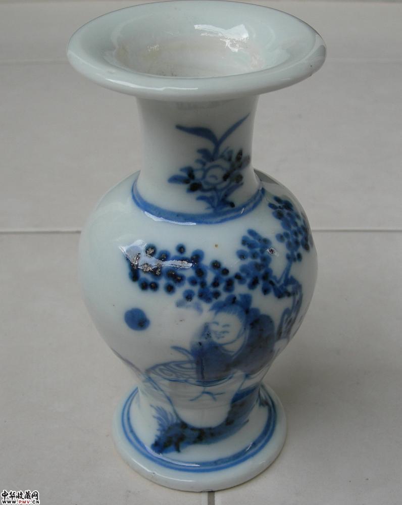 清青花人物瓶