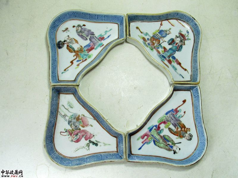 清同治  粉彩人物纹攒碟4只