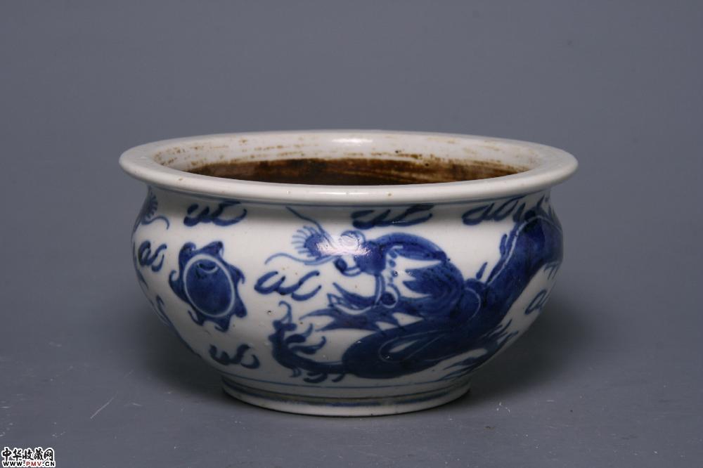 清咸丰景德镇窑青花二龙戏珠纹炉