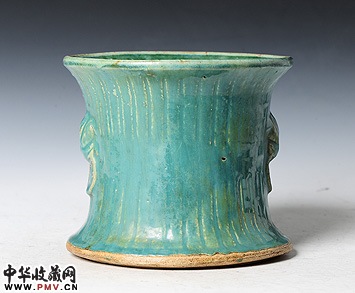 清末 绿釉刻花兽头大笔洗