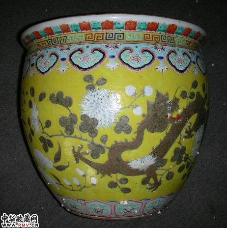 黄地龙缸