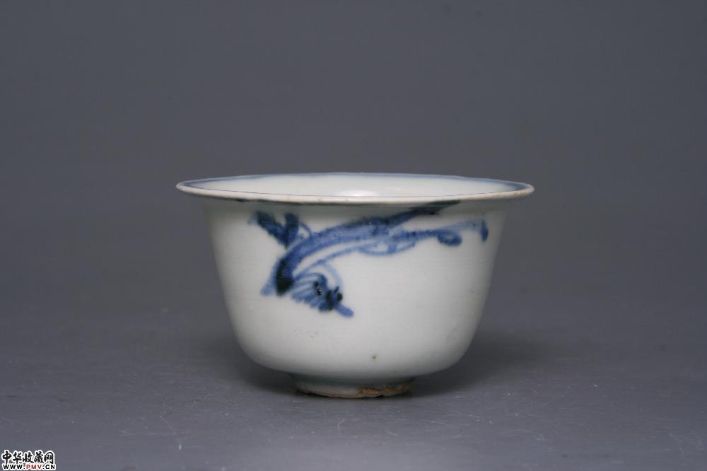 明天启景德镇窑青花螭龙纹杯
