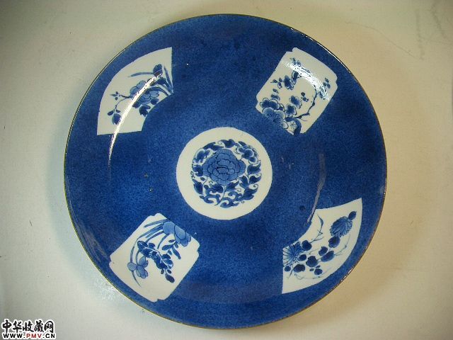 清康熙 洒蓝开光青花花卉纹碟