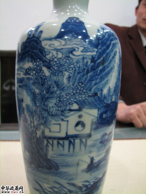 清中期山水梅瓶