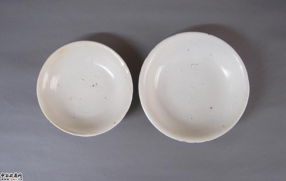 明代万历白釉盘（一对）