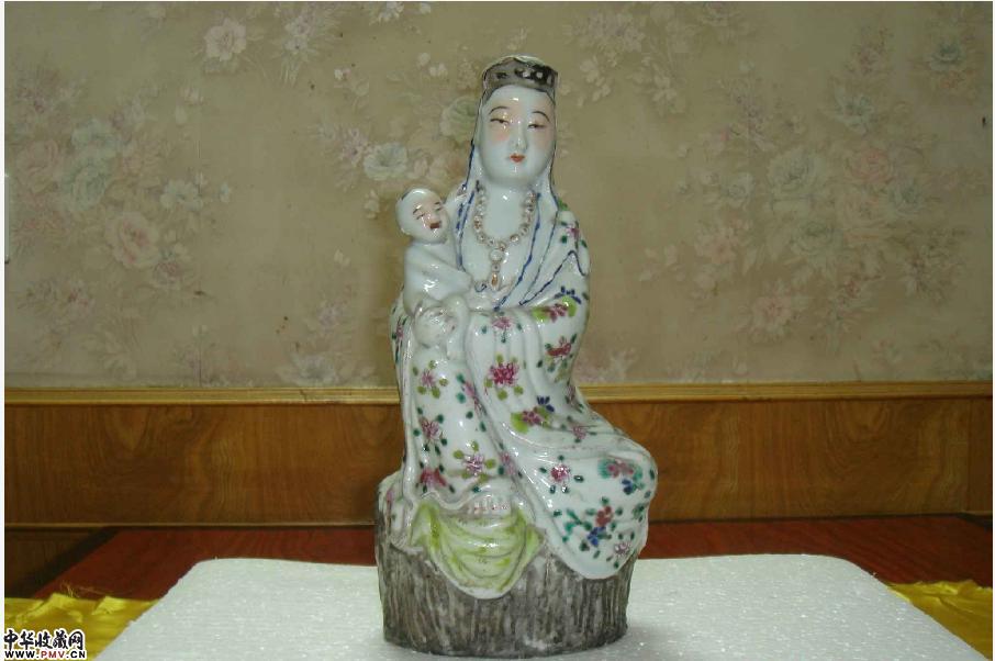 清末民初粉彩送子观音