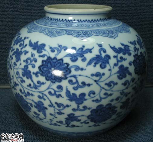 清雍正缠枝连纹苹果大尊19CM。