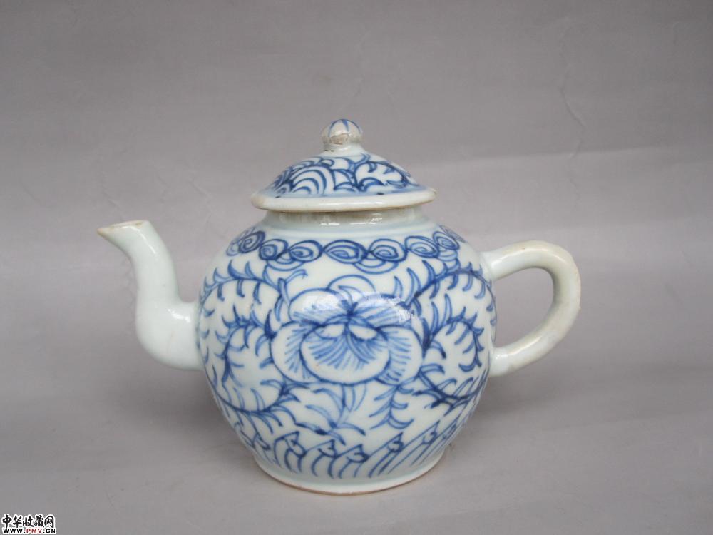 清中期青花缠技莲执壶《已售》 清中期青花缠技莲执壶《已售》
