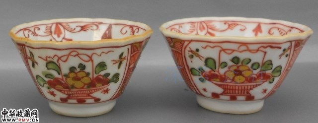 清乾隆矾红风景茶碗一对(2只)。口径5.5厘米