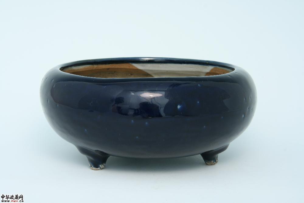 清中期磁州窑霁蓝釉三足炉