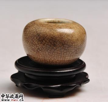 清晚期 哥釉水盂 清晚期 哥釉水盂