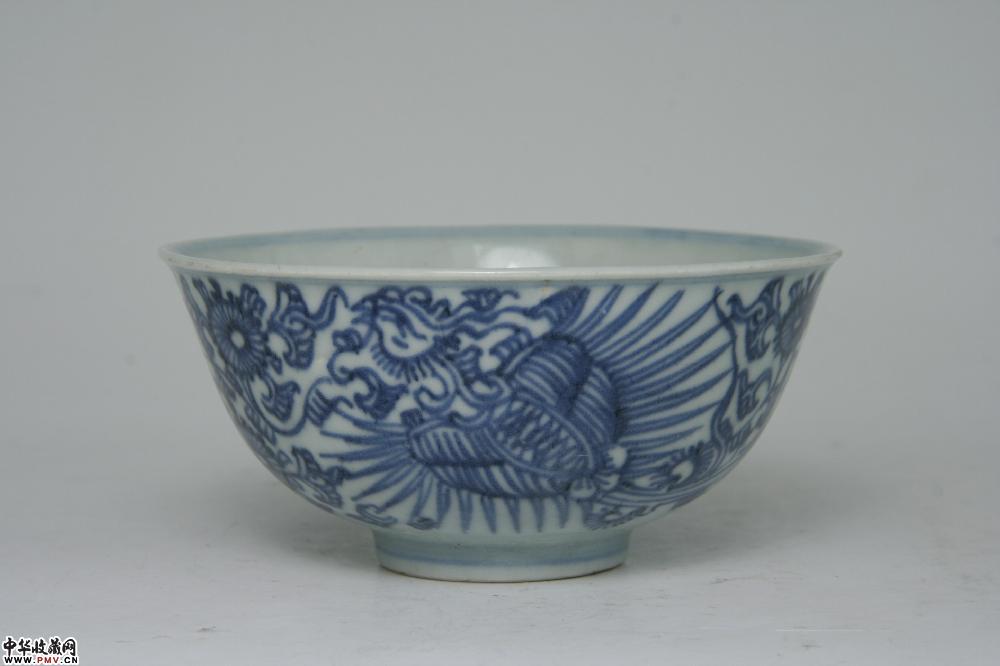 清雍正景德镇窑青花双凤纹碗