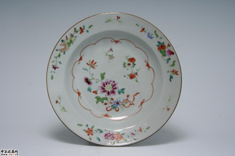 清乾隆景德镇窑粉彩花卉纹盘