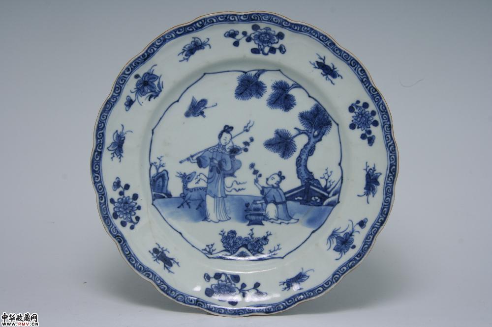 清乾隆景德镇窑青花麻姑献寿图花口盘