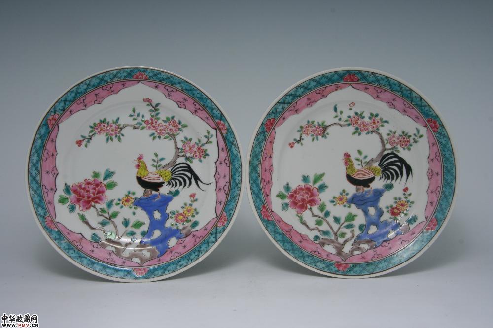 清乾隆景德镇窑粉彩雄鸡花卉纹盘（一对）