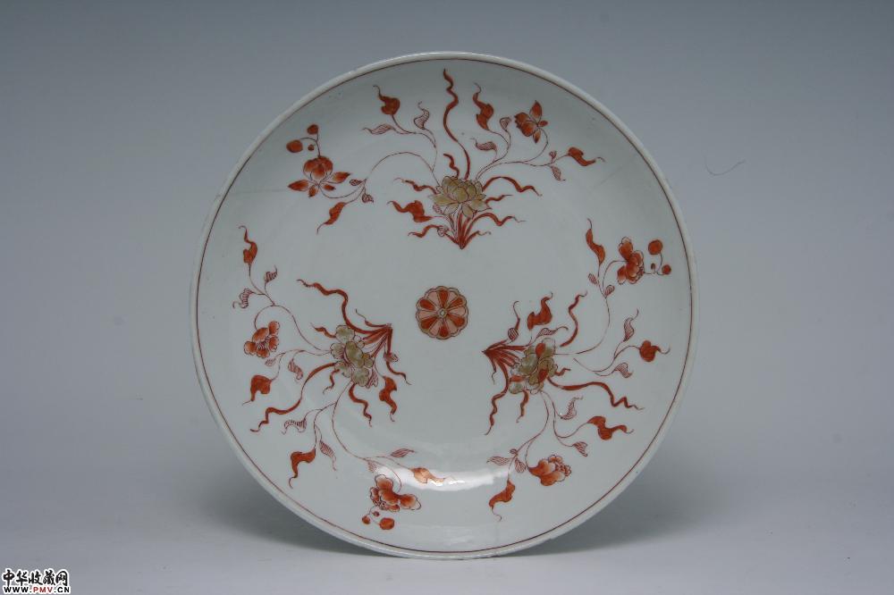 清康熙景德镇窑矾红描金花卉纹盘