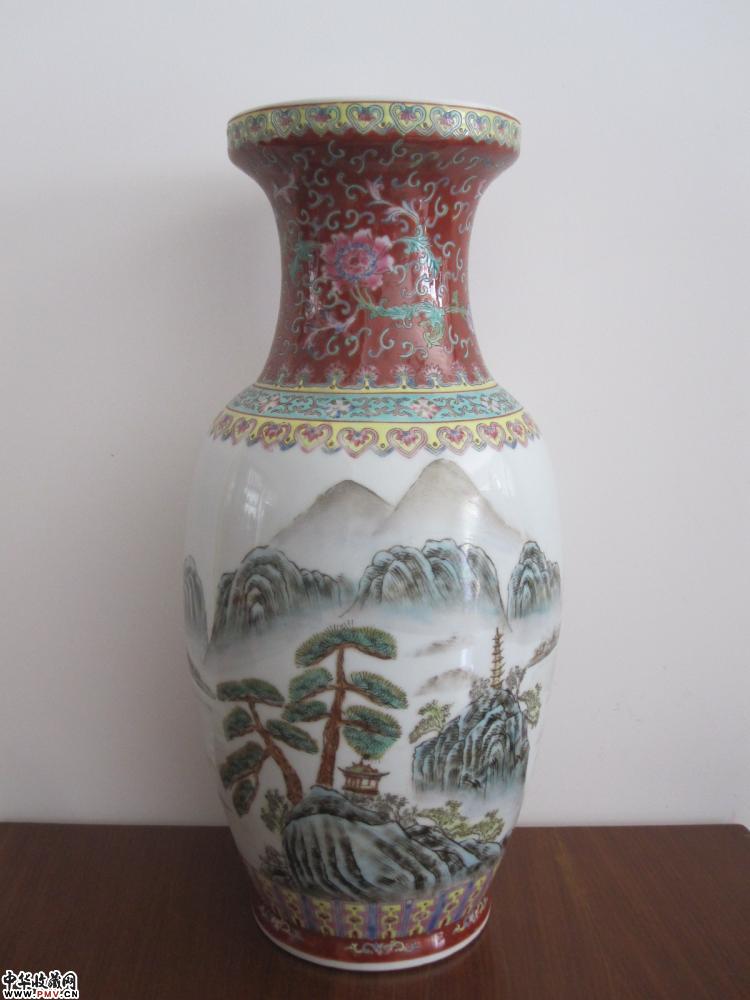 五十年代粉彩山水船渡人物图盘口赏瓶【创汇期精品】