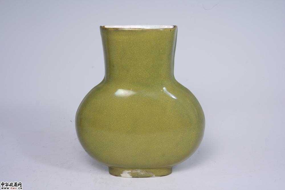清中期鳝鱼黄壁瓶