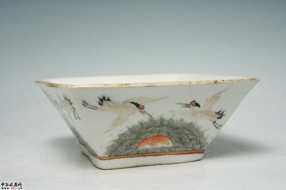 清同治方形五彩海尾寿添寿碗