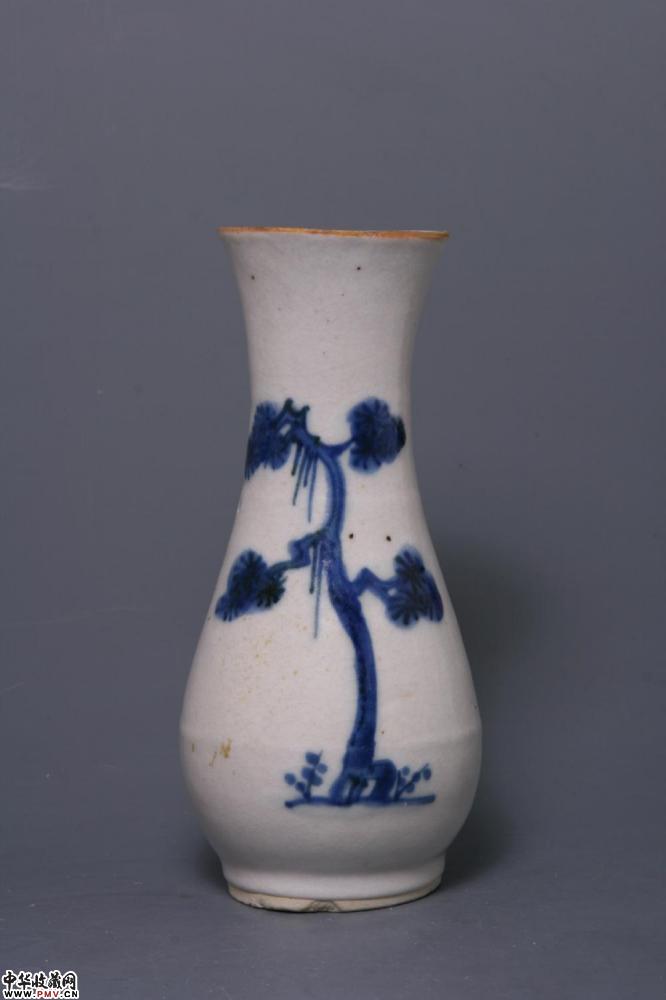 明天启景德镇窑青花松鹿纹观音瓶