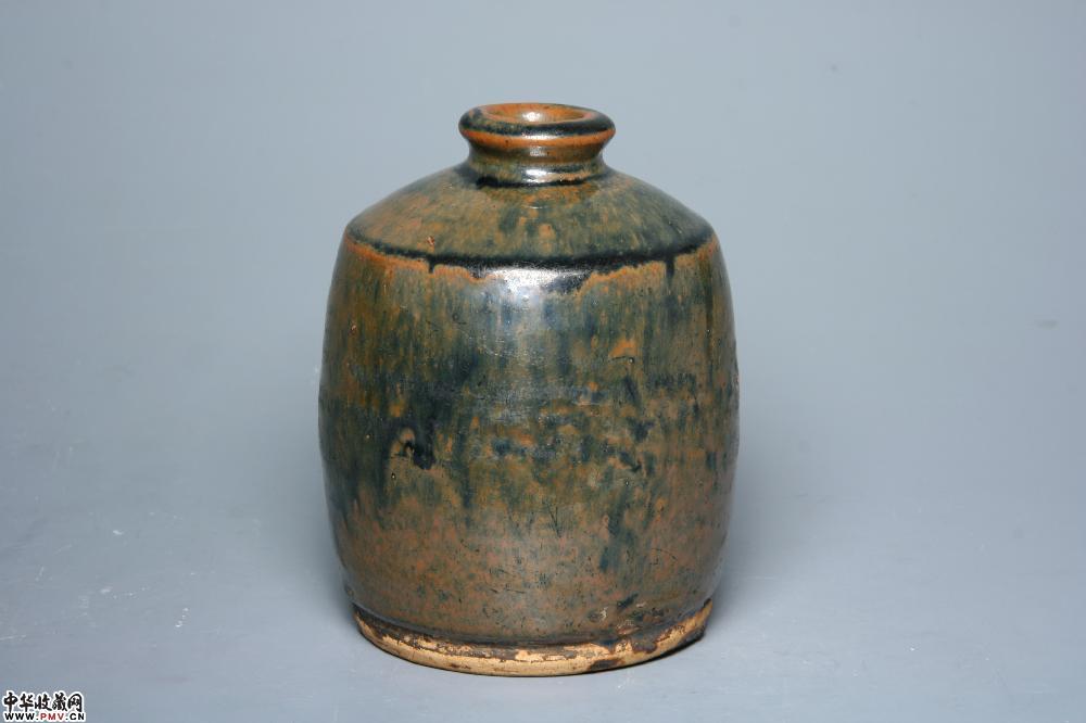 明磁州窑系酱釉瓶