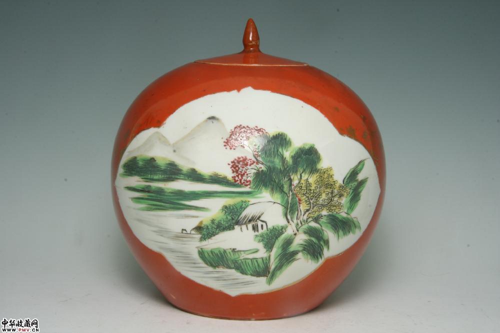 民国景德镇窑矾红地描金开光粉彩山水纹冬瓜罐