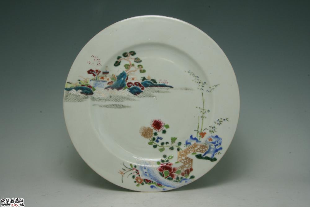 清乾隆景德镇窑粉彩山水纹盘