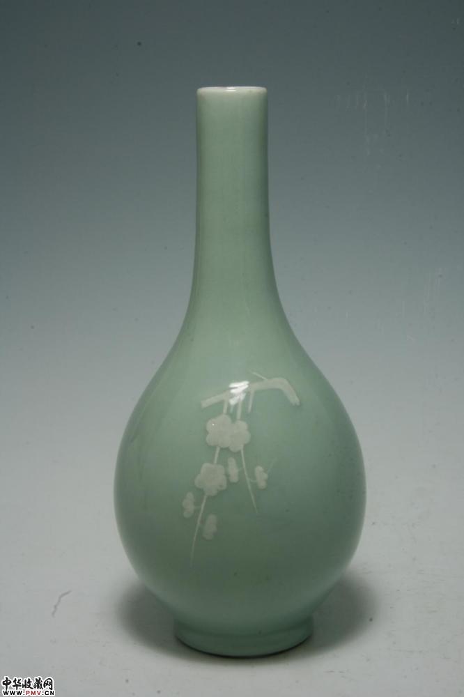 清乾隆景德镇窑冬青釉堆白梅花纹胆瓶藏家展厅收藏资讯|艺术家|书画家