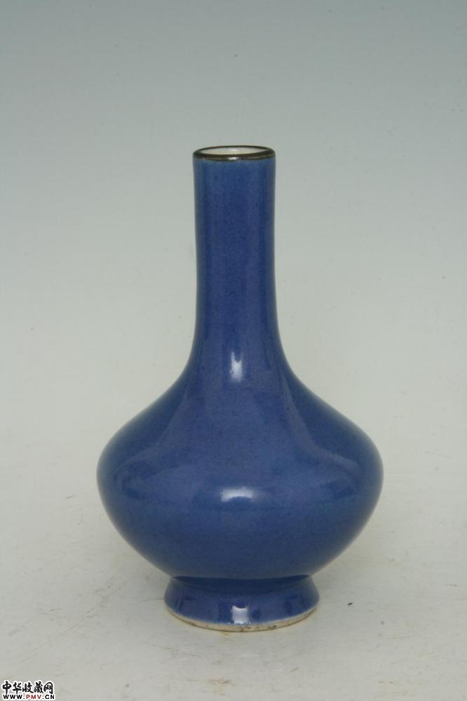 清乾隆景德镇窑霁蓝釉胆瓶