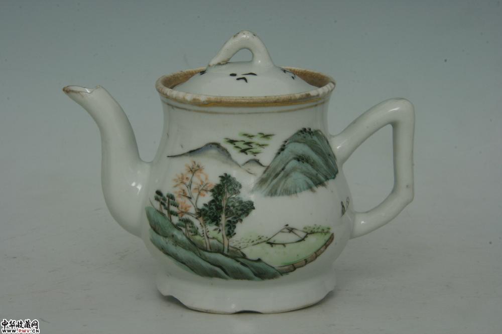 民国景德镇窑浅绛彩山水诗文僧侣壶