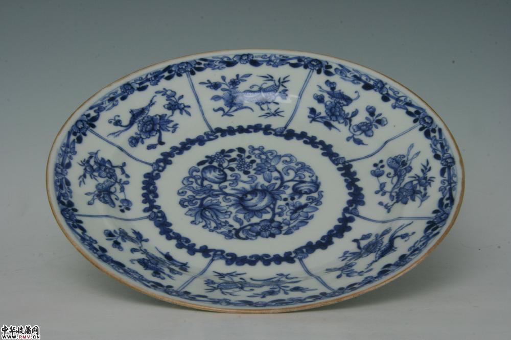 清乾隆景德镇窑青花虫草纹盘