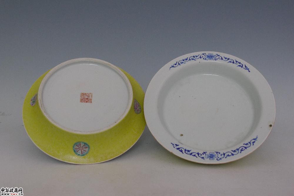 民国黄地轧道粉彩皮球花盘（一对）