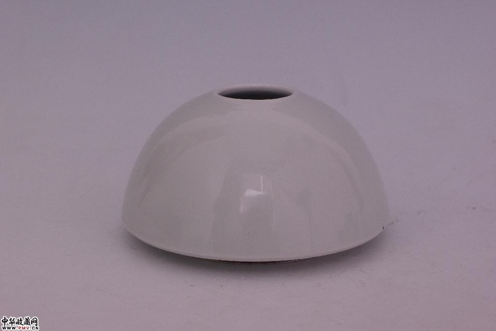 清康熙冬青釉水盂