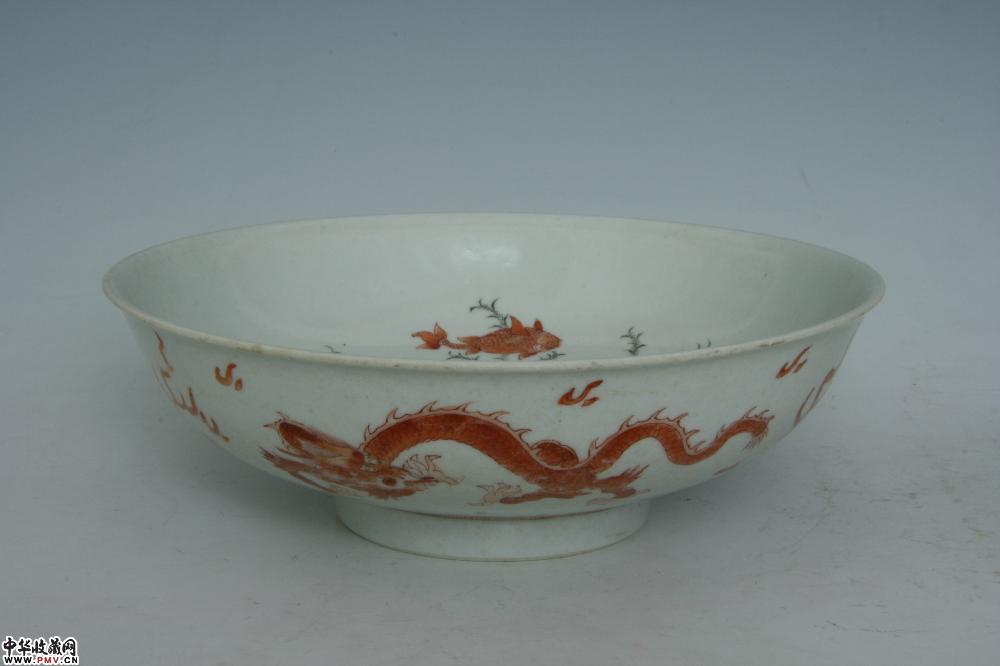 清雍正景德镇窑矾红云龙纹大碗